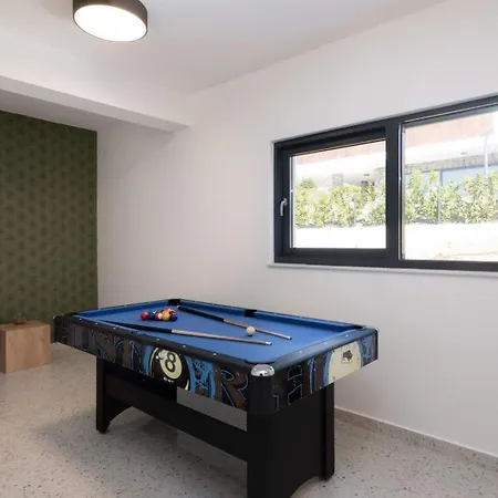 Ferienhaus Fur 10 Personen In Priosten, Dalmatien Norddalmatien - B61768 *